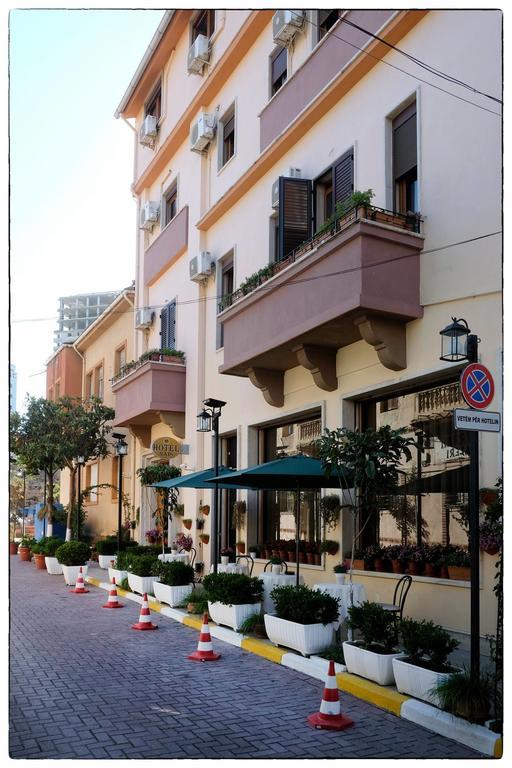 Hotel Nais ドゥラス エクステリア 写真