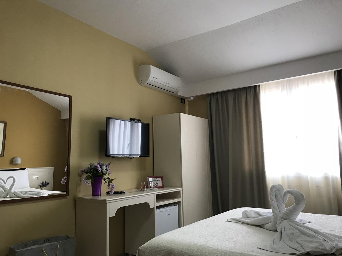 Hotel Nais ドゥラス エクステリア 写真